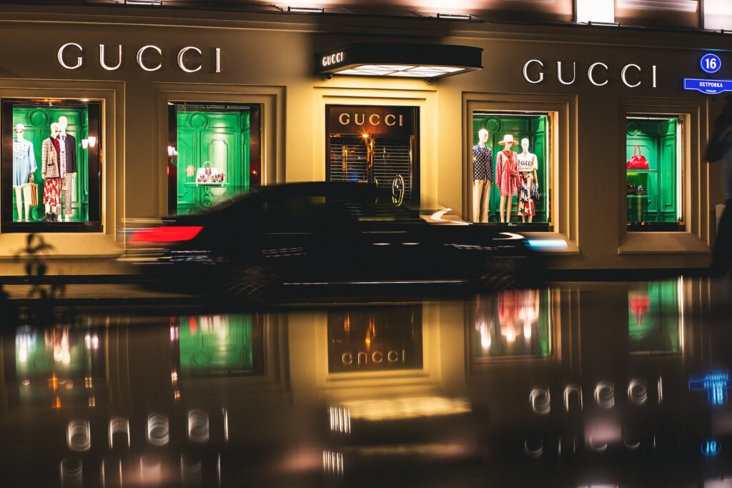 Luxury brands - Gucci-Store